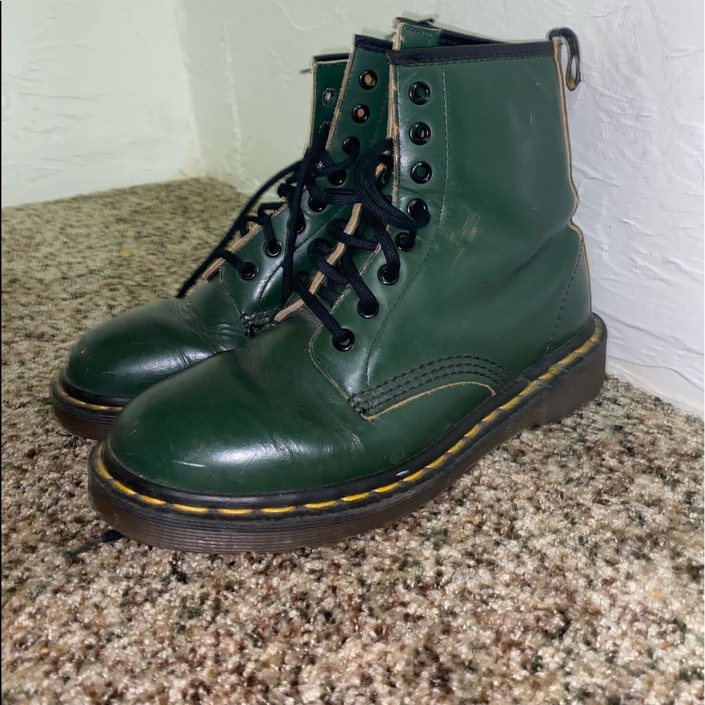RARE GREEN DR MARTENS